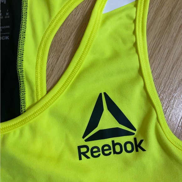 M Reebok Women’s Cropped Racing Tank - Picture 3 of 4